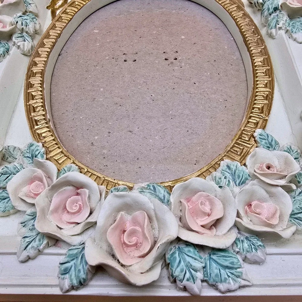 Vintage(1970-1999)Era Ornate Rose Photo Frame Oval‎ Tabletop Display Cottagecore